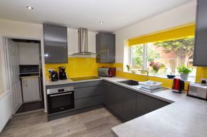 Kitchen- click for photo gallery